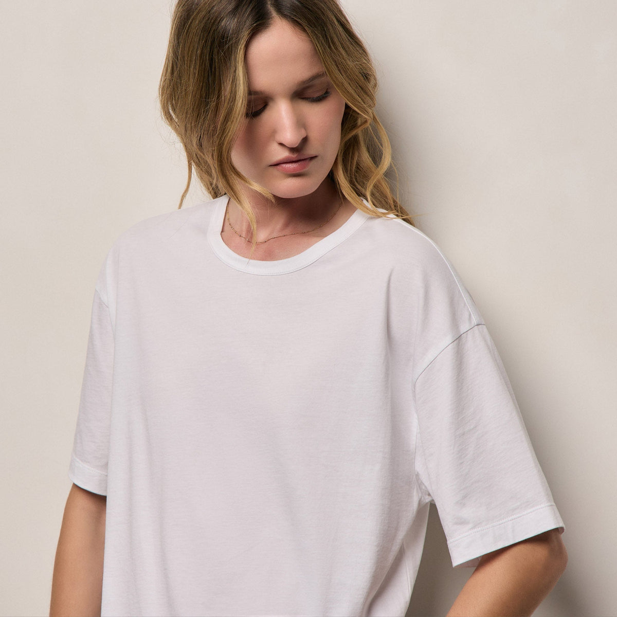 Lightweight Luxe Jersey Tee in White | James Perse Los Angeles