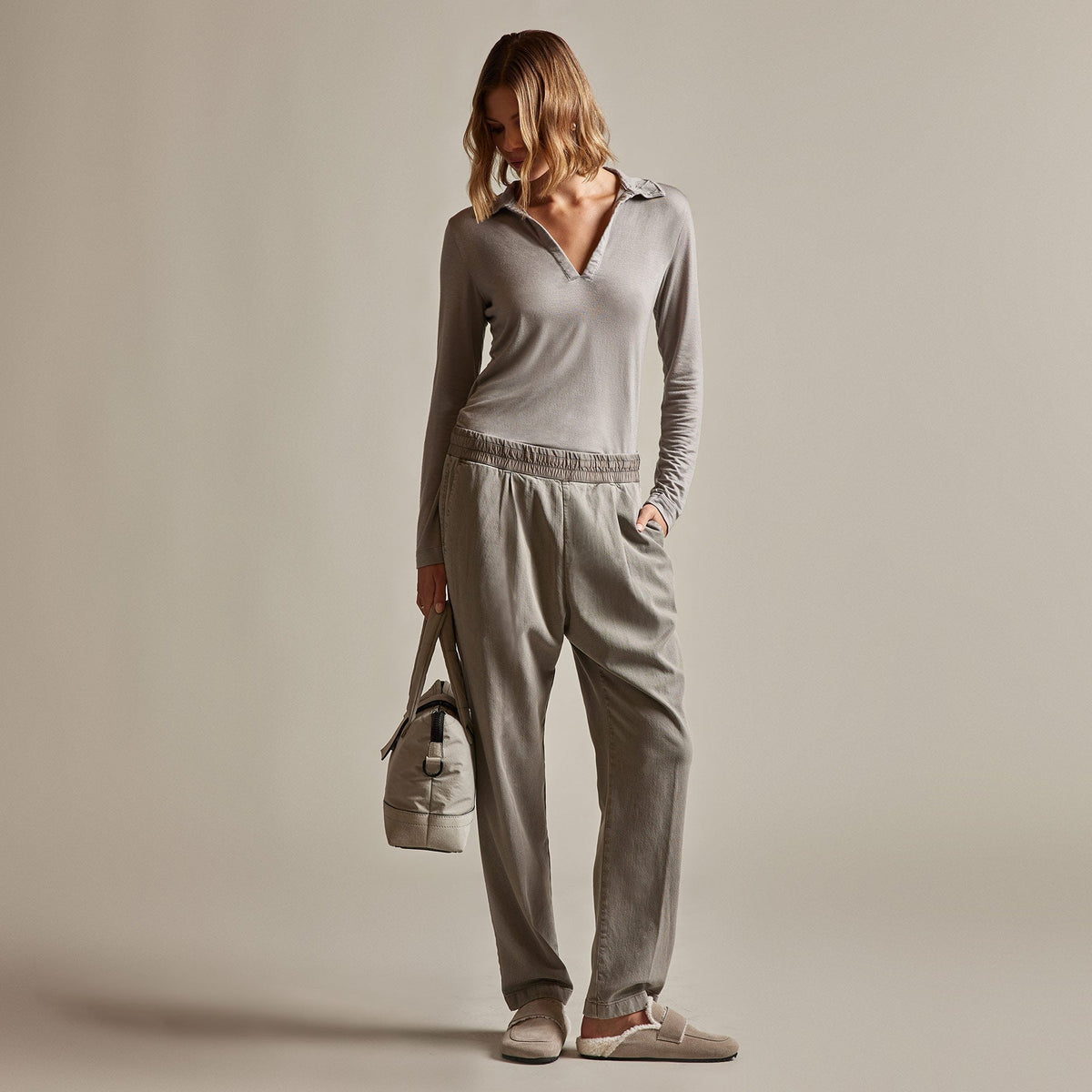 Single Pleat Relaxed Pant in Dapple Pigment | James Perse Los Angeles