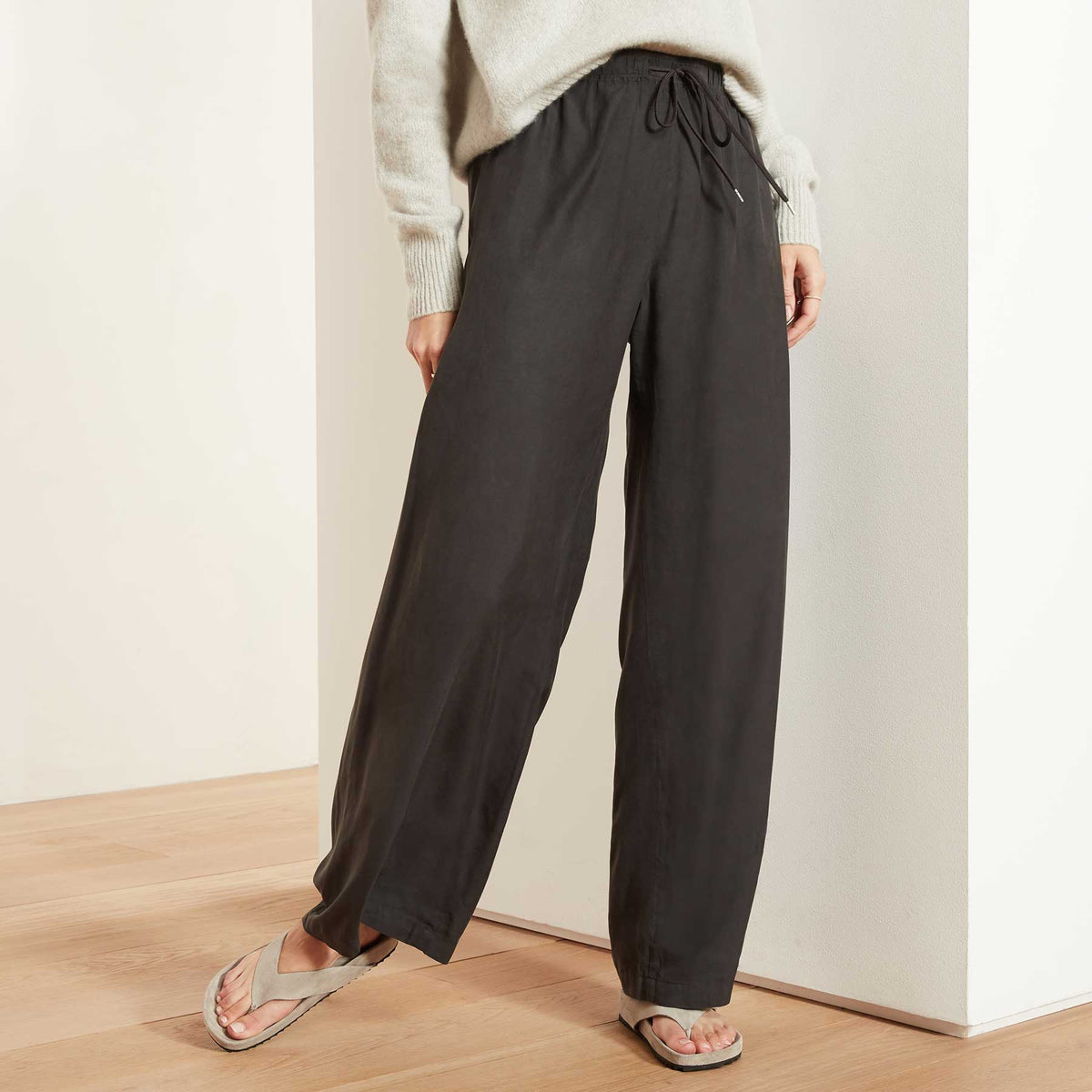 Micro Suede Pull On Pant - Carbon | James Perse Los Angeles