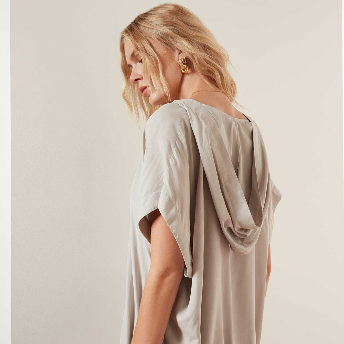 Micro Suede Relaxed Hooded Dress - Silver | James Perse Los Angeles