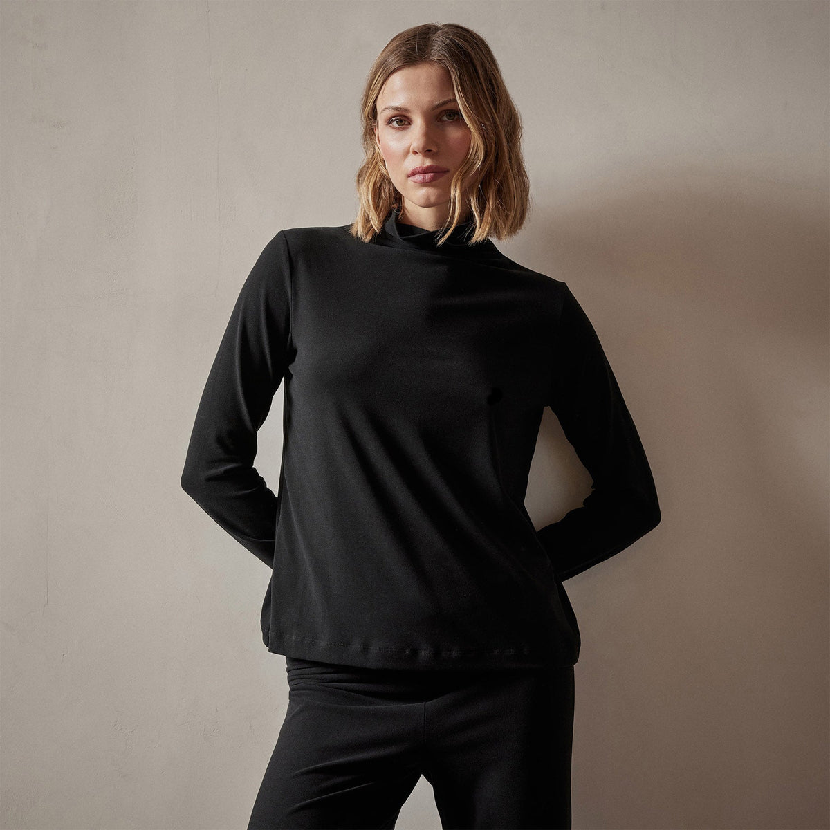 Sueded Stretch Turtleneck in Black | James Perse Los Angeles