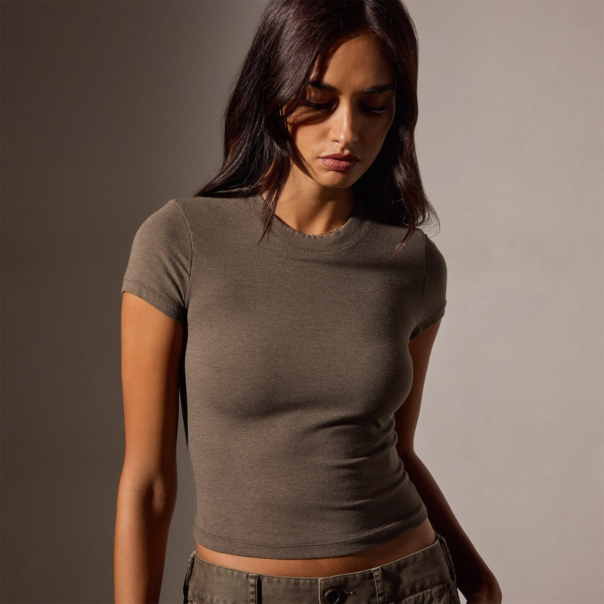 Short Sleeve Cropped Tee in Army Green | James Perse Los Angeles