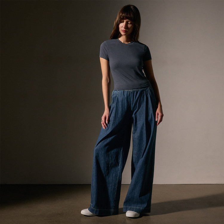 Short Sleeve Cropped Tee in Asphalt | James Perse Los Angeles