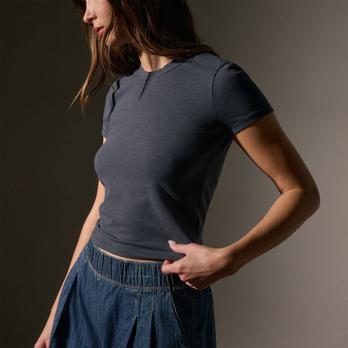 Short Sleeve Cropped Tee in Asphalt | James Perse Los Angeles