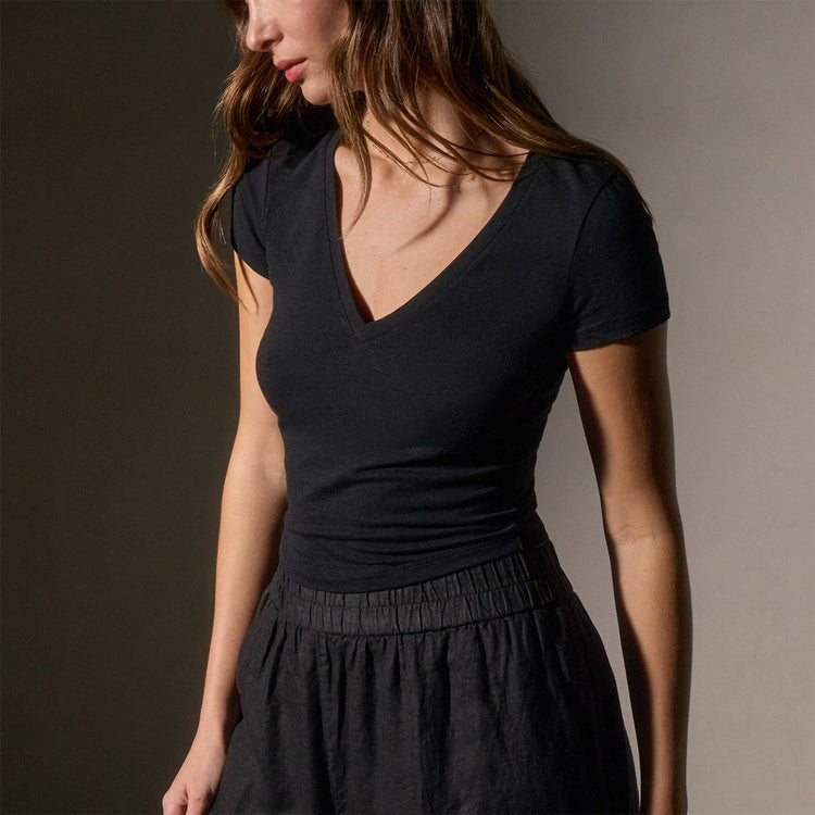 VinNeck Cropped Tee in Black | James Perse Los Angeles