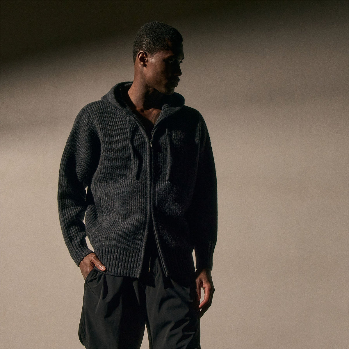 Oversized Zip Hooded Sweater in Coal | James Perse Los Angeles / Mens