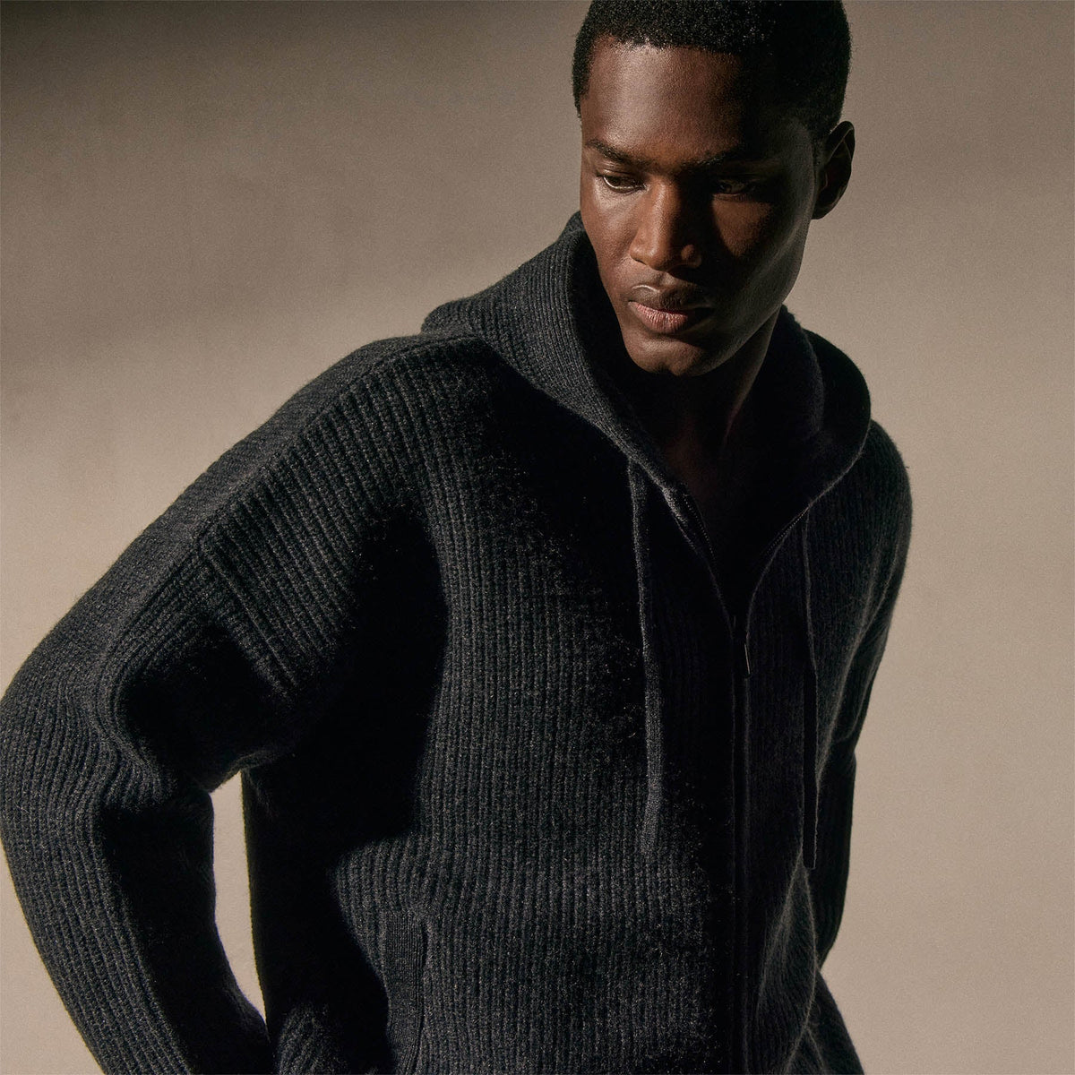 Oversized Zip Hooded Sweater in Coal | James Perse Los Angeles / Mens