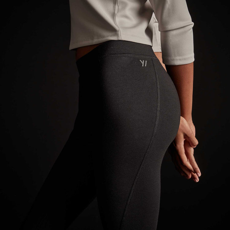Spiral Seam Yoga Pant - True Black | James Perse Los Angeles