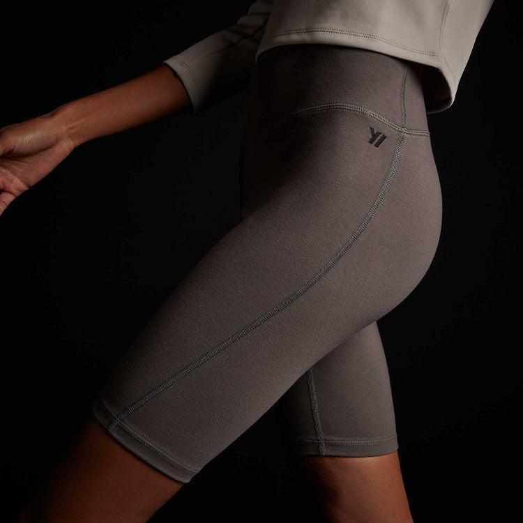 Spiral Seam Short in Burro | James Perse Los Angeles
