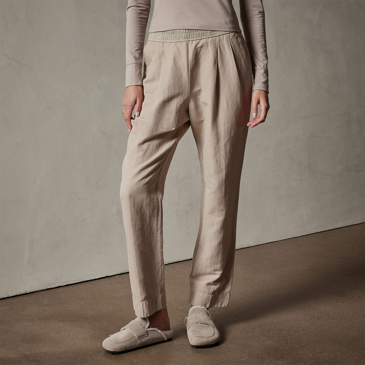 Double Pleat Trouser in Toast Pigment | James Perse Los Angeles