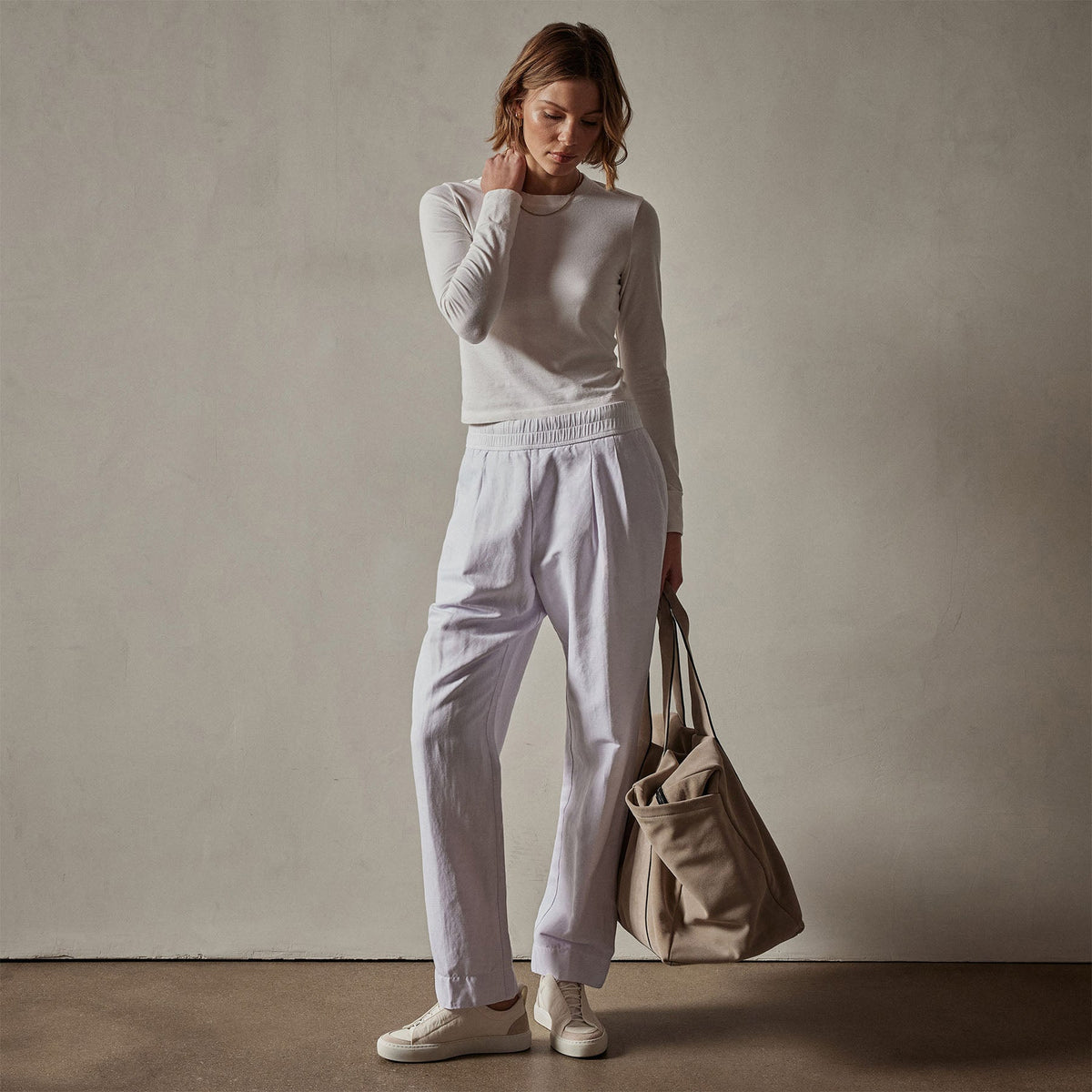 Double Pleat Trouser in White | James Perse Los Angeles