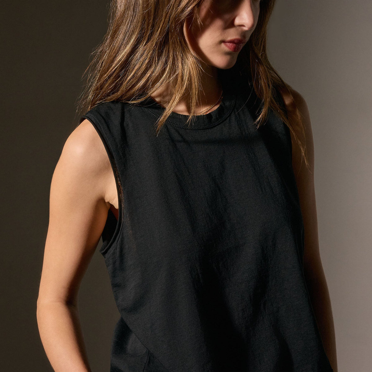 Cotton Linen Silk Shell Top in Black | James Perse Los Angeles