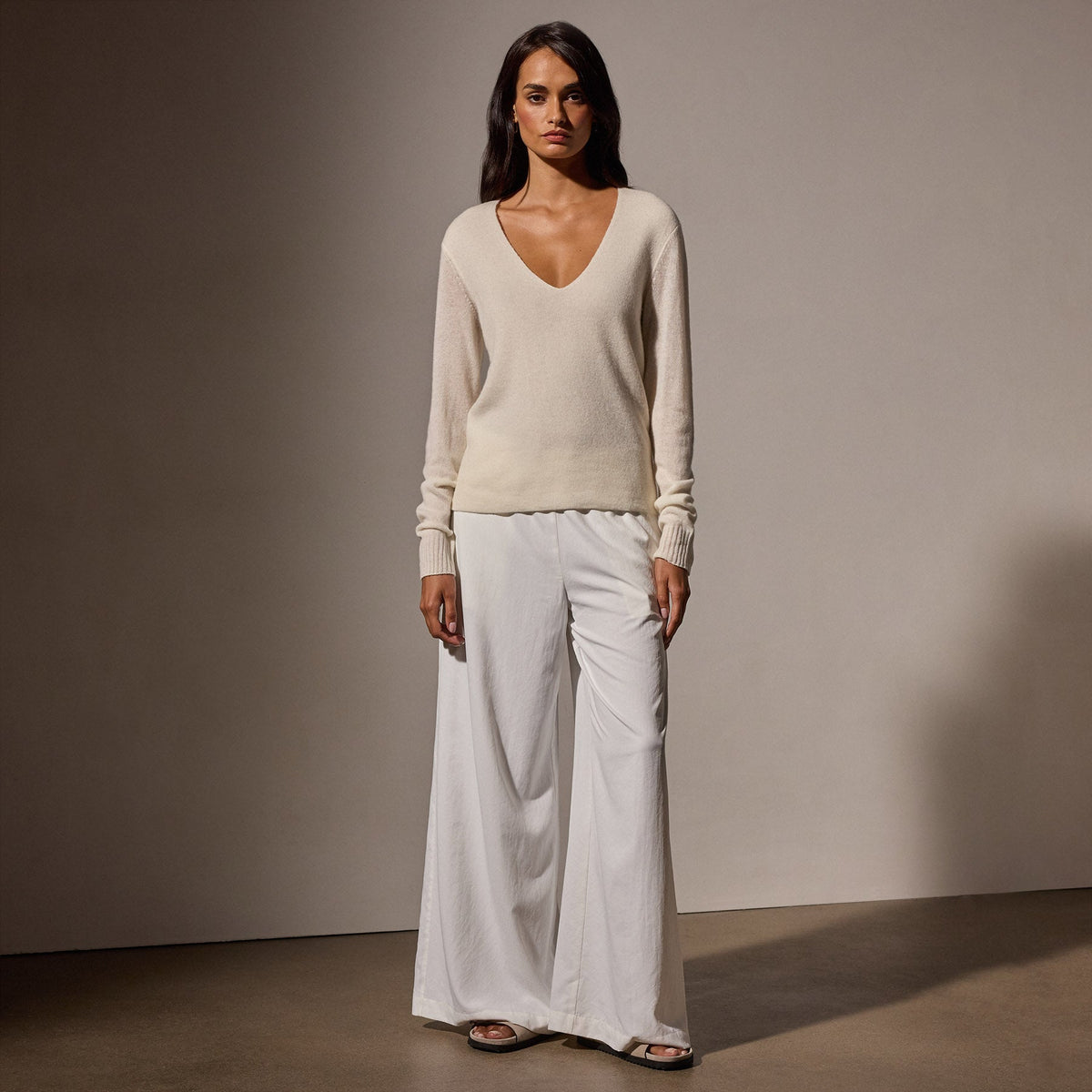 Soft Featherweight Cashmere Deep V Sweater in Oyster | James Perse Los Angeles