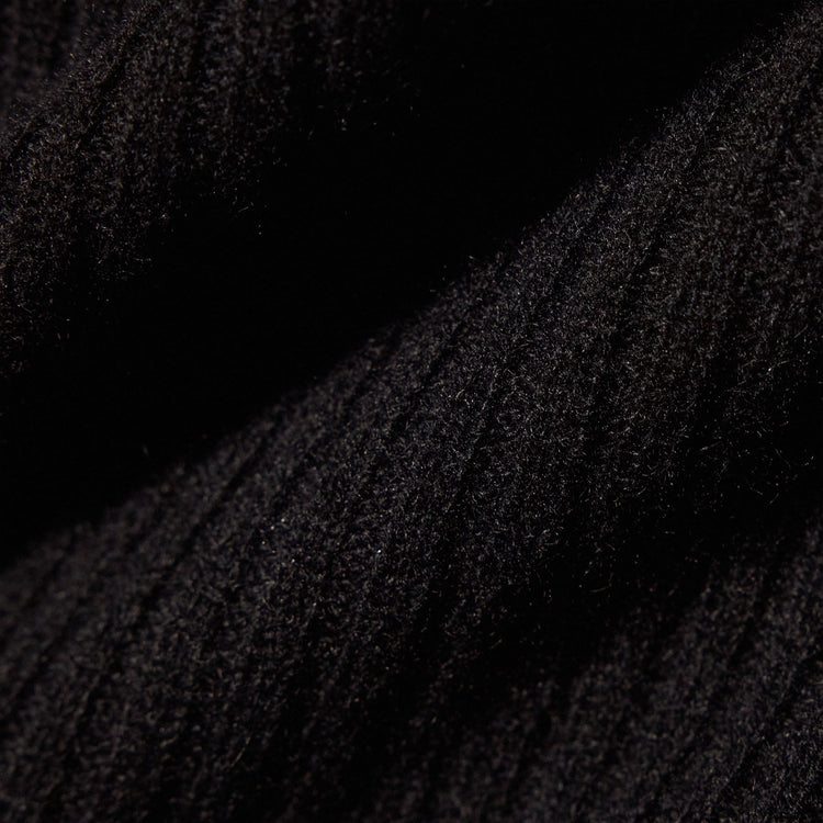 Soft Featherweight Cashmere Crew Neck Sweater in Black | James Perse Los Angeles