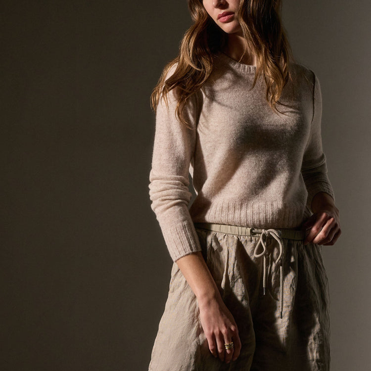 Soft Featherweight Cashmere Cropped Sweater in Light Beige | James Perse Los Angeles