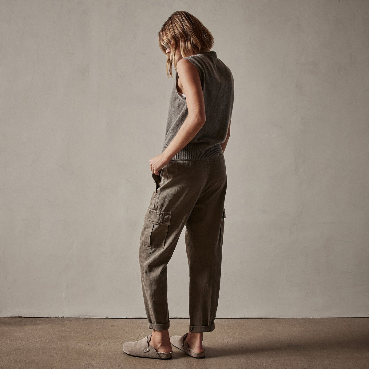 Zuma Cargo Pant in Ammo Pigment | James Perse Los Angeles