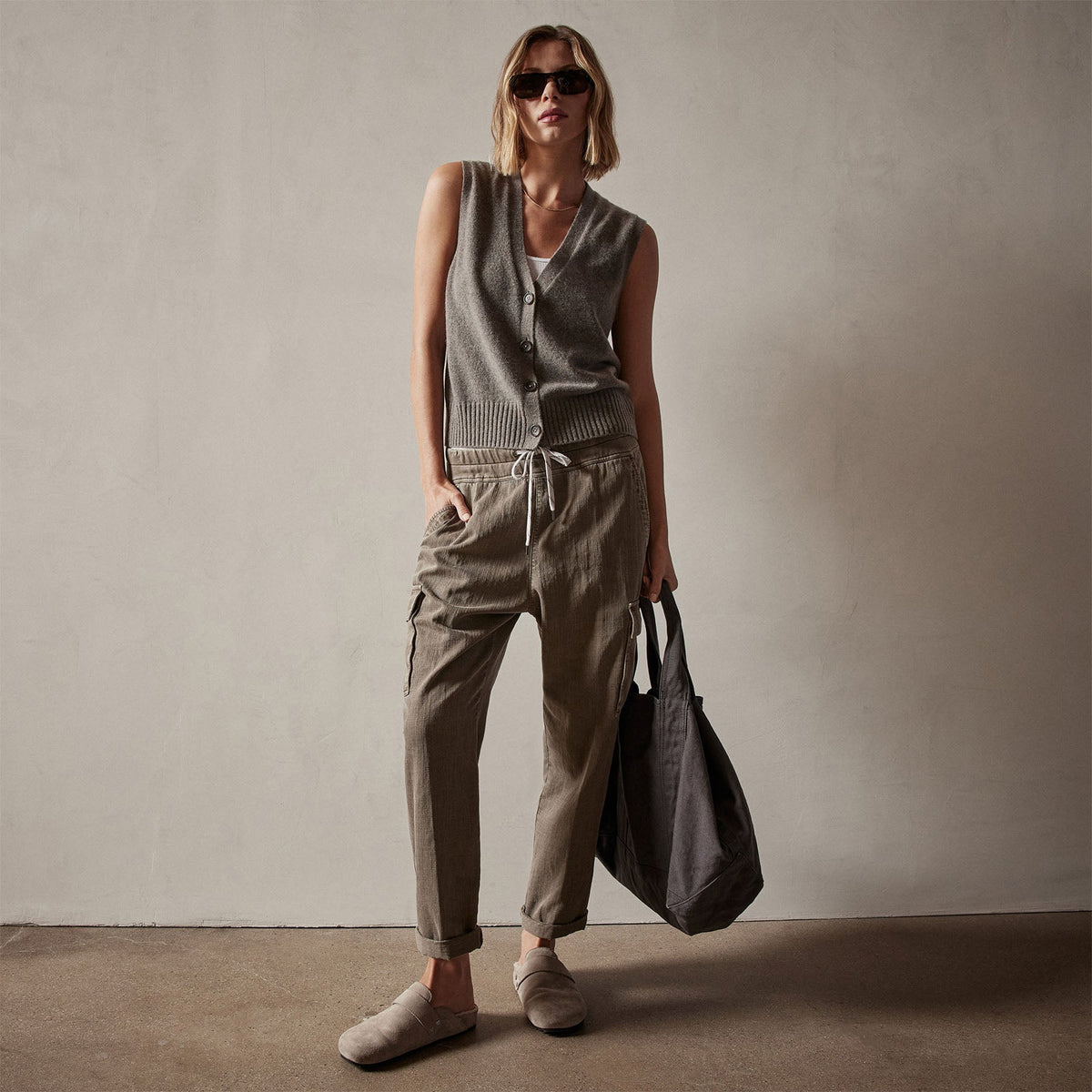 Zuma Cargo Pant in Ammo Pigment | James Perse Los Angeles