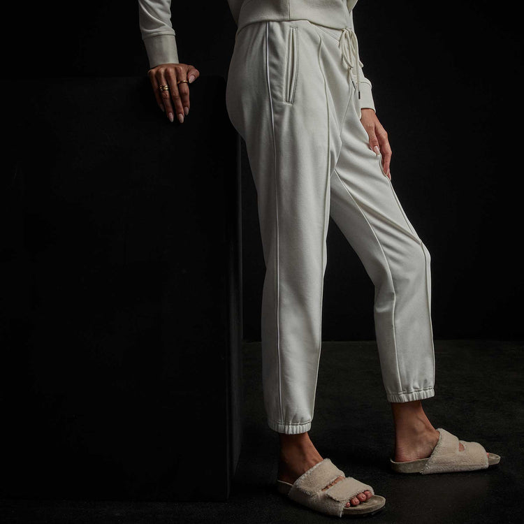 Piped Pintuck Track Pant in Everest White | James Perse Los Angeles