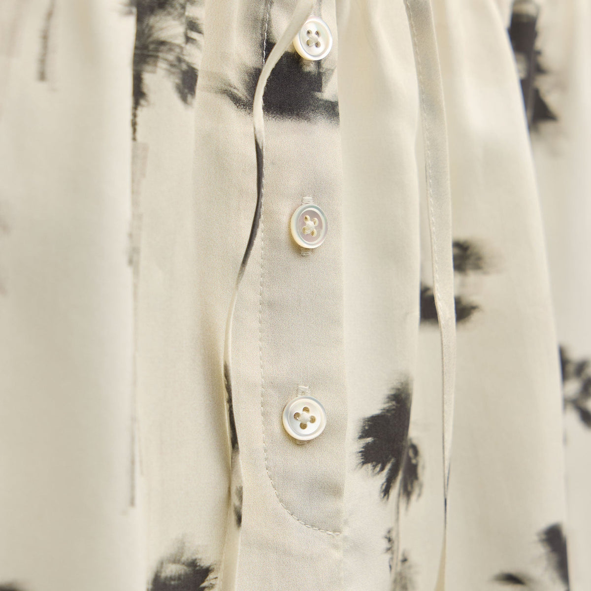 Printed Washed Silk Shortie in Allover Palm Print | James Perse Los Angeles
