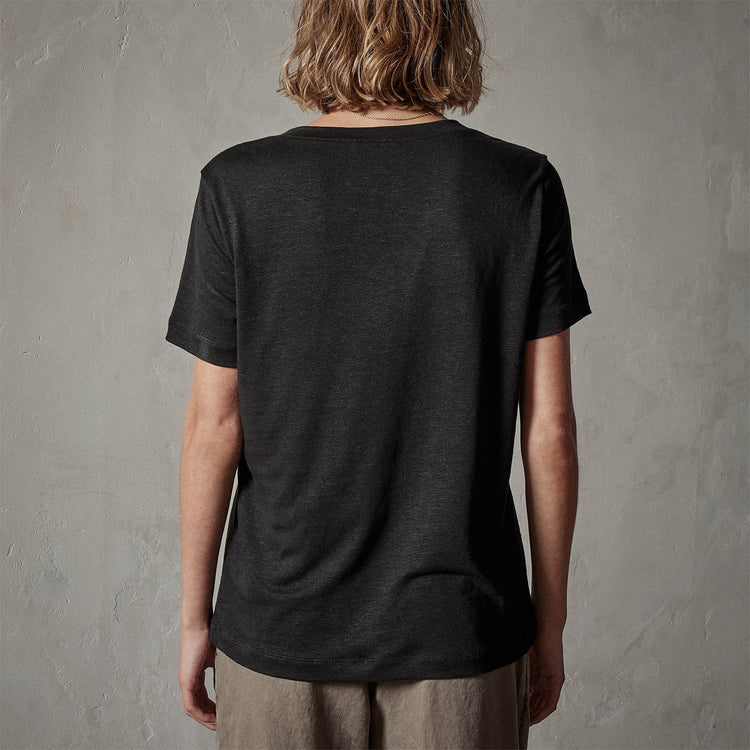 Linen Jersey Pocket Tee in Black | James Perse Los Angeles