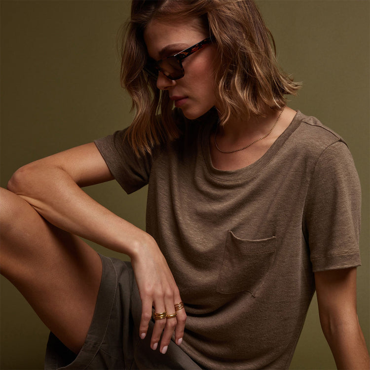 Linen Jersey Pocket Tee in Old Gold | James Perse Los Angeles