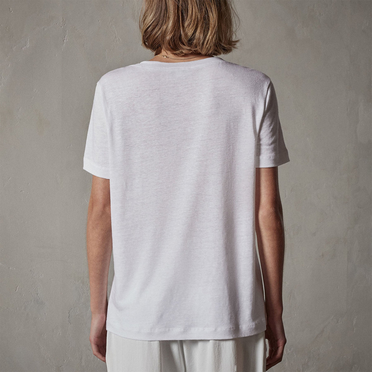 Linen Jersey Pocket Tee in White | James Perse Los Angeles