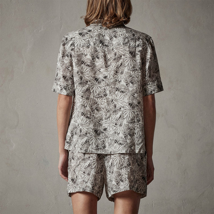 Palm Printed Linen Shirt in Carbon | James Perse Los Angeles