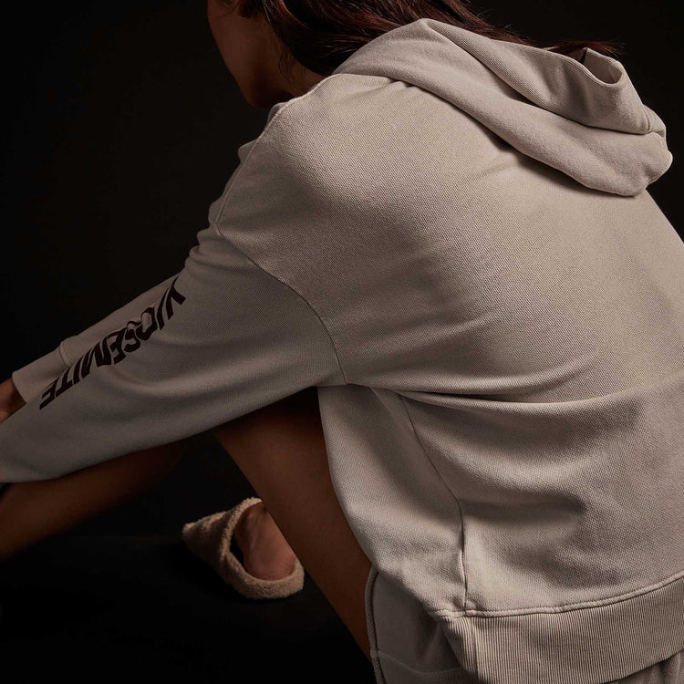 Y/OSEMITE Graphic Pullover Hoody - Pearl Pigment/Maroon | James Perse Los Angeles