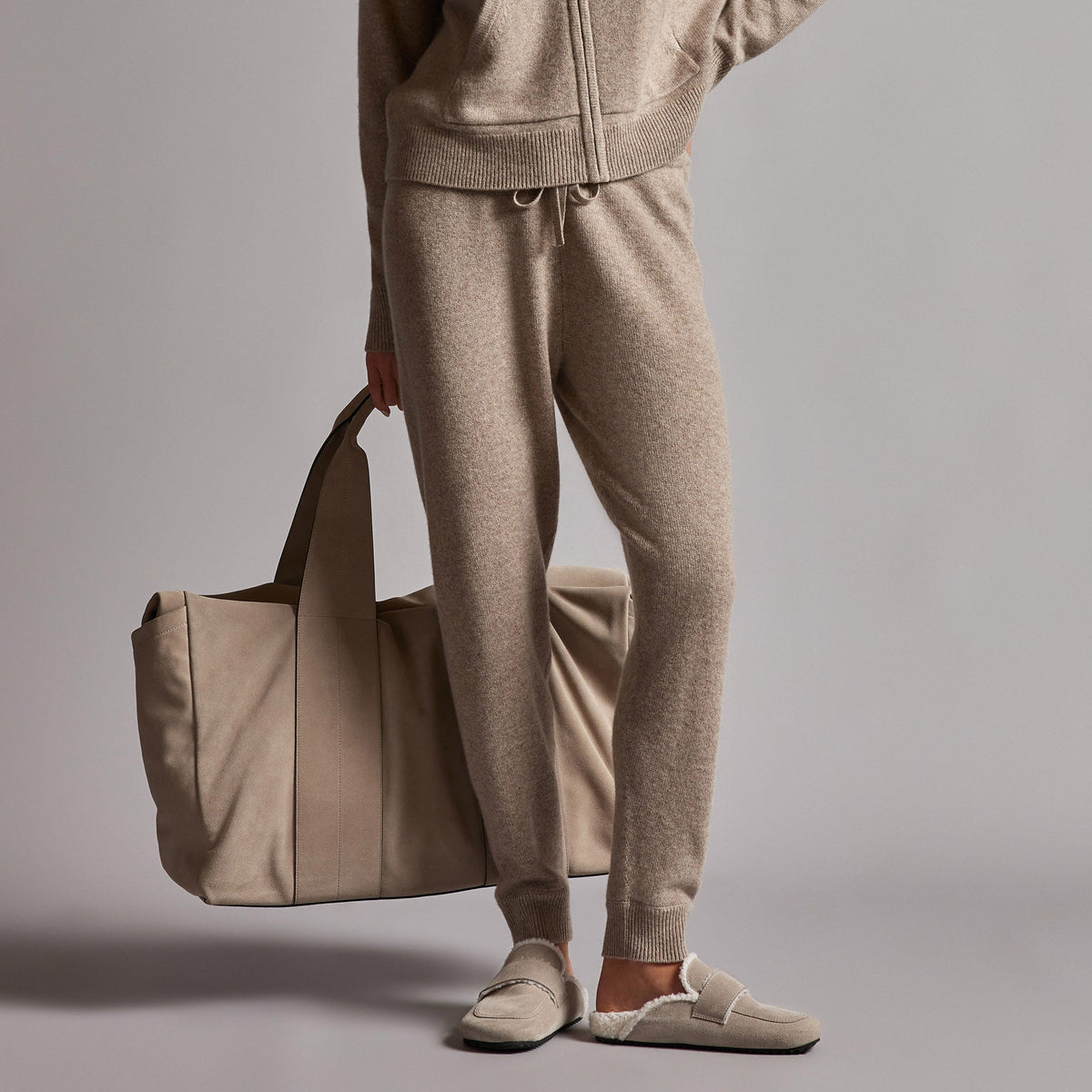 Recycled Cashmere Track Pant in Coyote | James Perse Los Angeles
