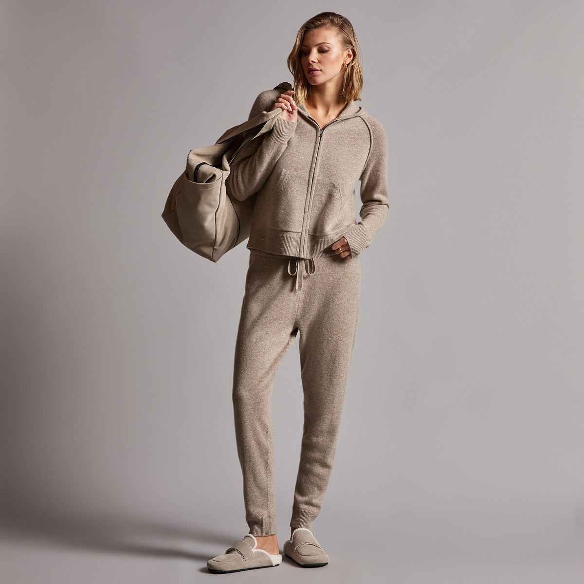 Recycled Cashmere Track Pant in Coyote | James Perse Los Angeles