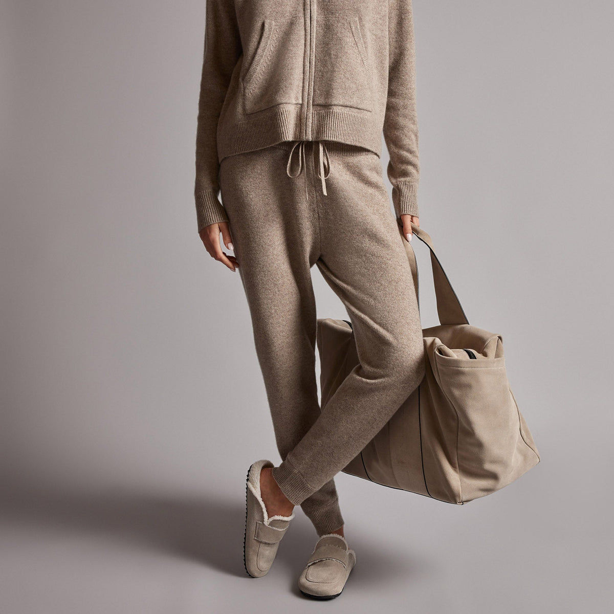 Recycled Cashmere Track Pant in Coyote | James Perse Los Angeles