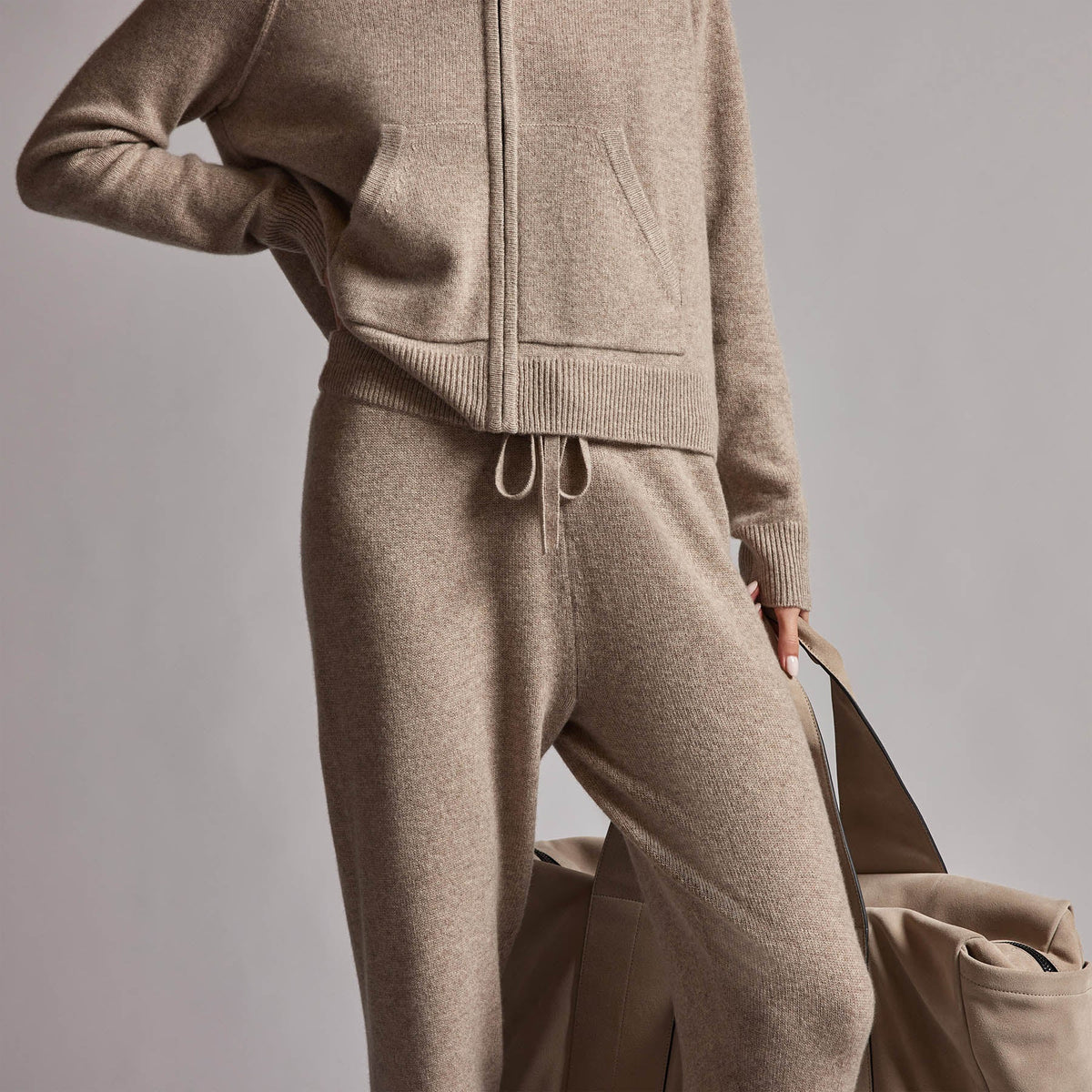 Recycled Cashmere Track Pant in Coyote | James Perse Los Angeles