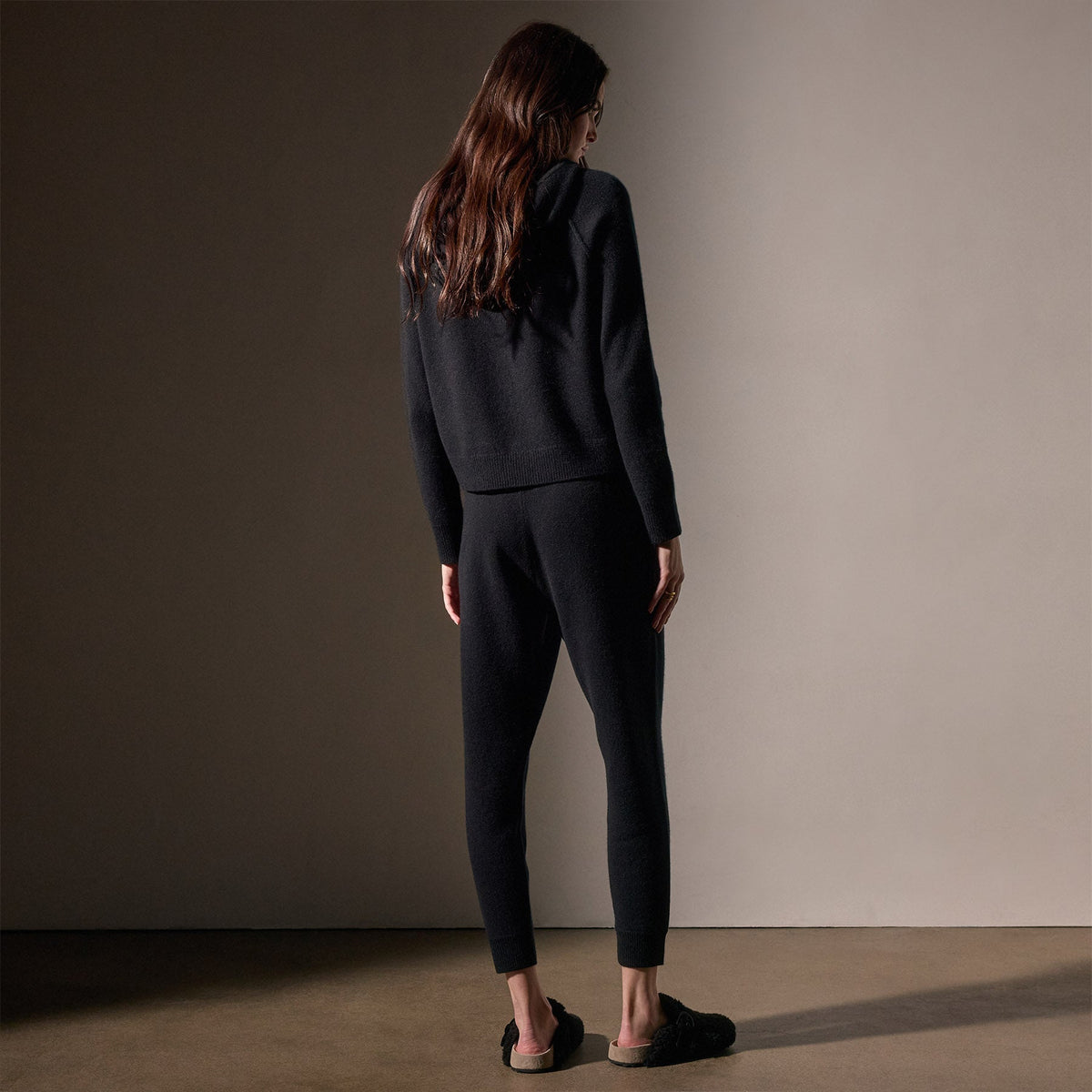 Cashmere Track Pant  in Black | James Perse Los Angeles