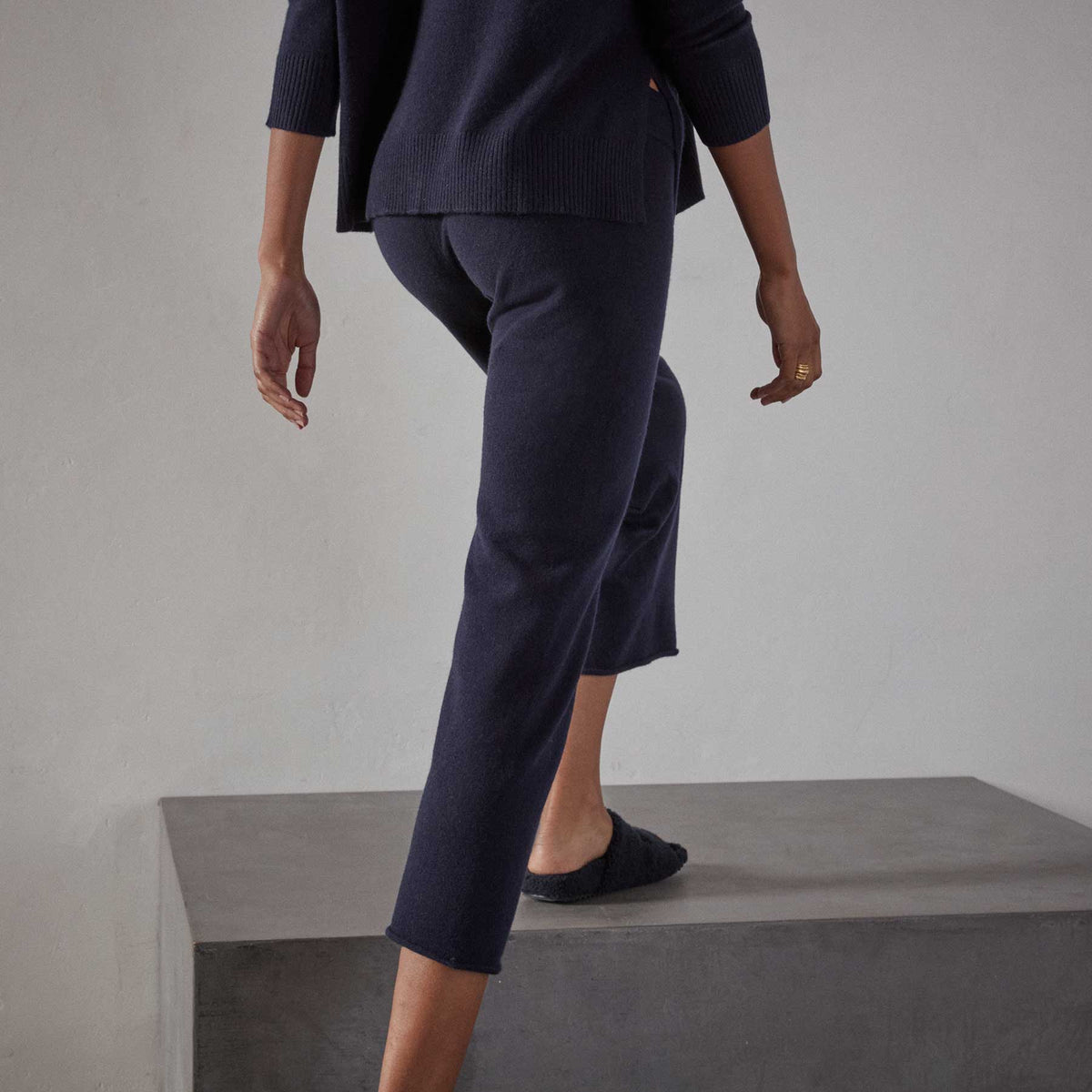 Recycled Cashmere Cropped Pant in Navy Blue | James Perse Los Angeles