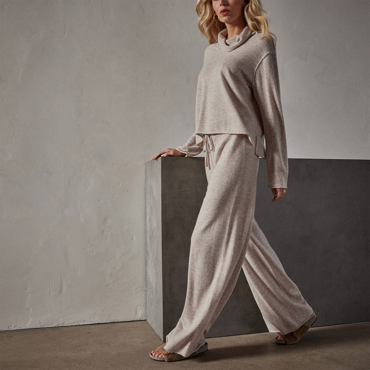 Recycled Cashmere Wide Leg Pant in Stone | James Perse Los Angeles
