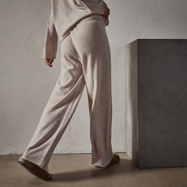 Recycled Cashmere Wide Leg Pant in Stone | James Perse Los Angeles