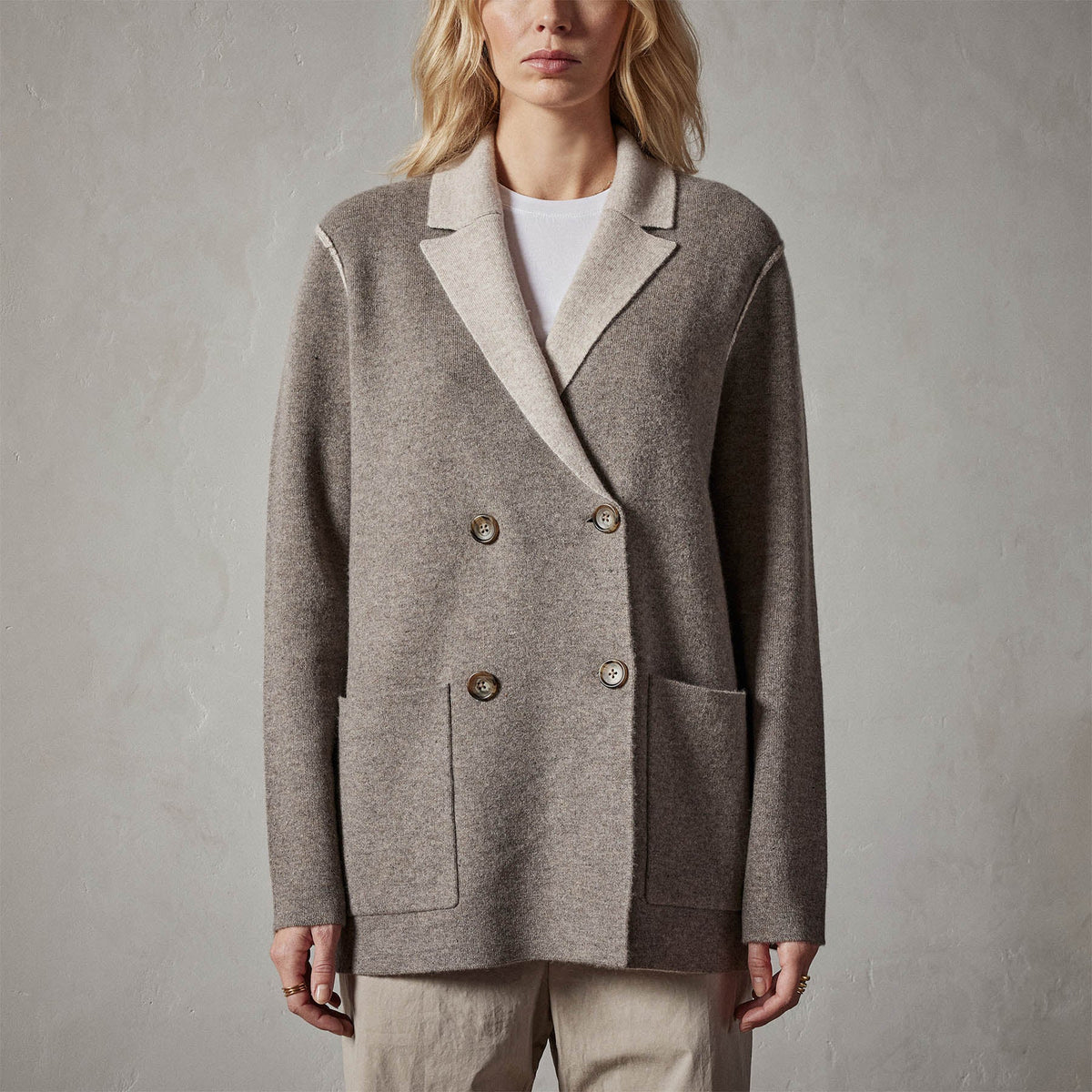 Cashmere Double Bed Blazer in Cement/Stone | James Perse Los Angeles 