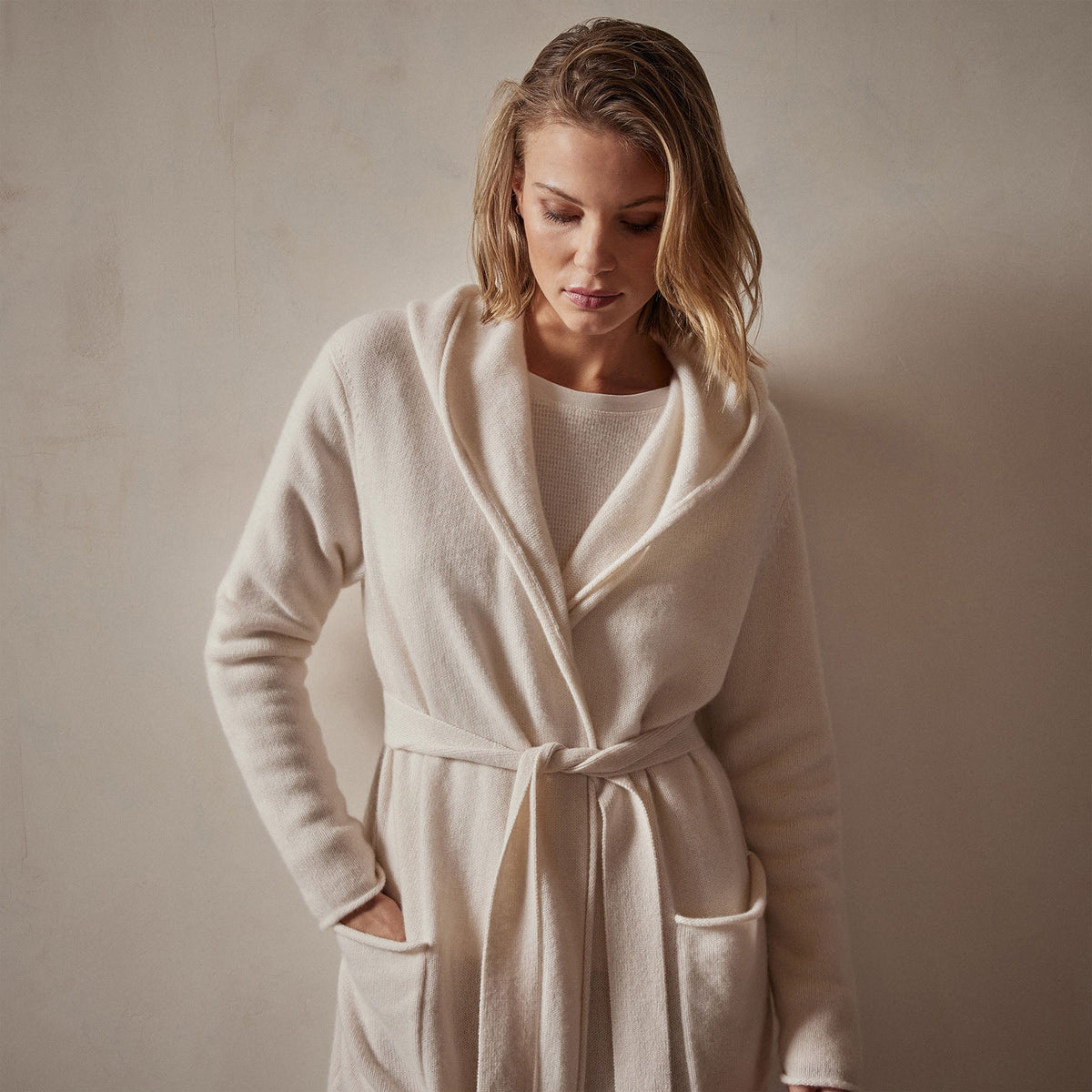 Recycled Cashmere Hooded Robe in Ivory | James Perse Los Angeles