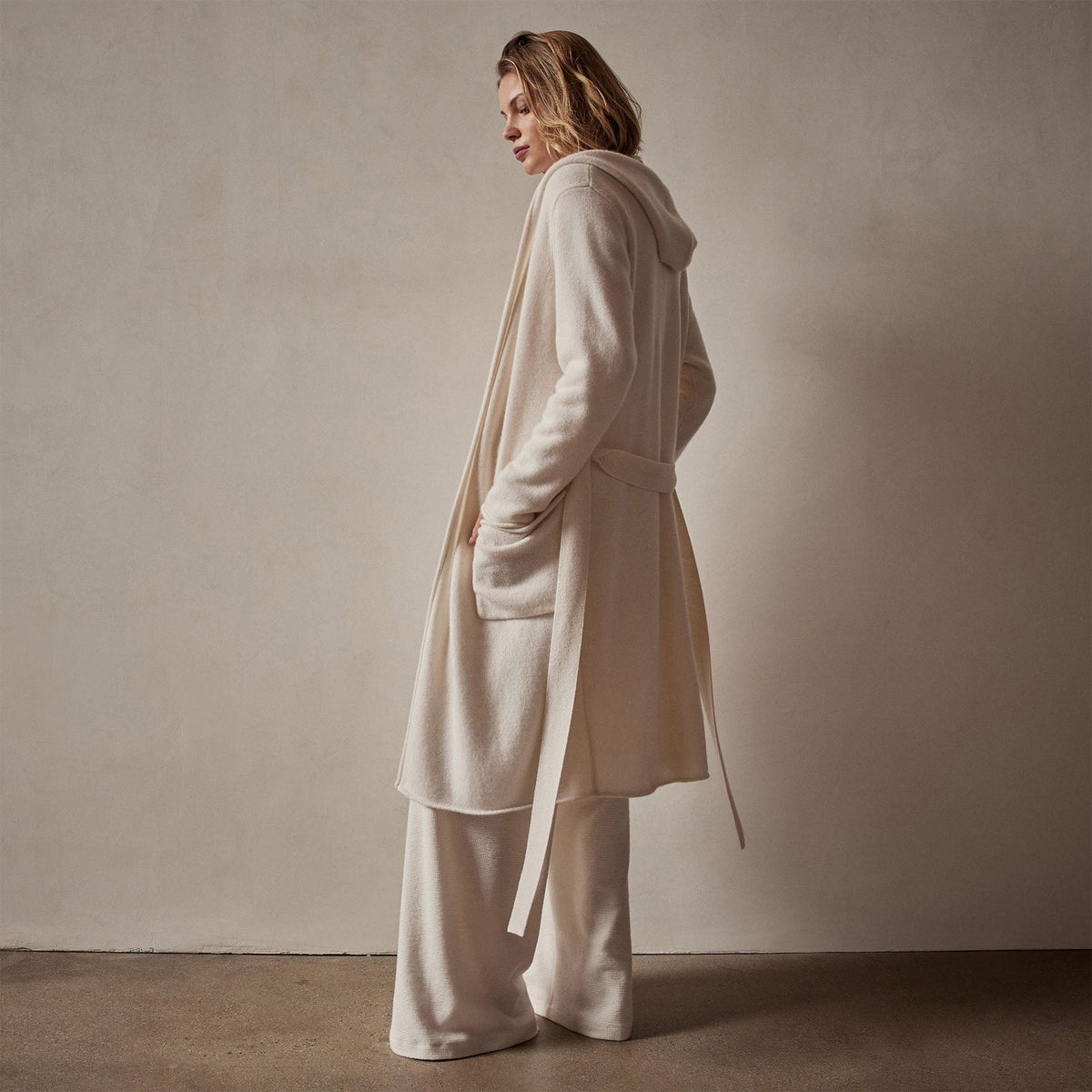 Recycled Cashmere Hooded Robe in Ivory | James Perse Los Angeles