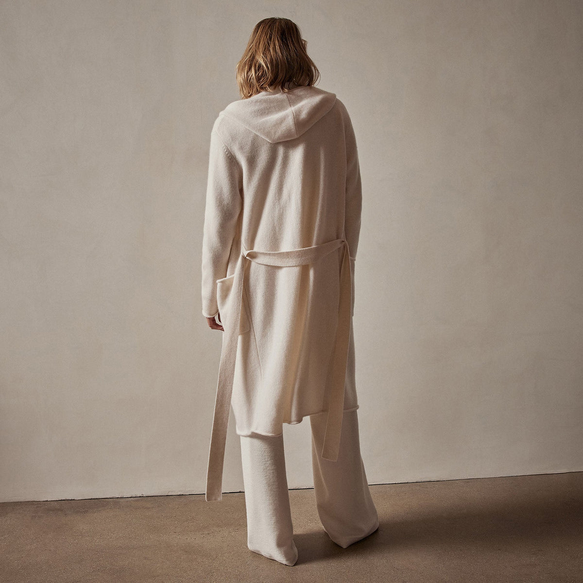Recycled Cashmere Hooded Robe in Ivory | James Perse Los Angeles