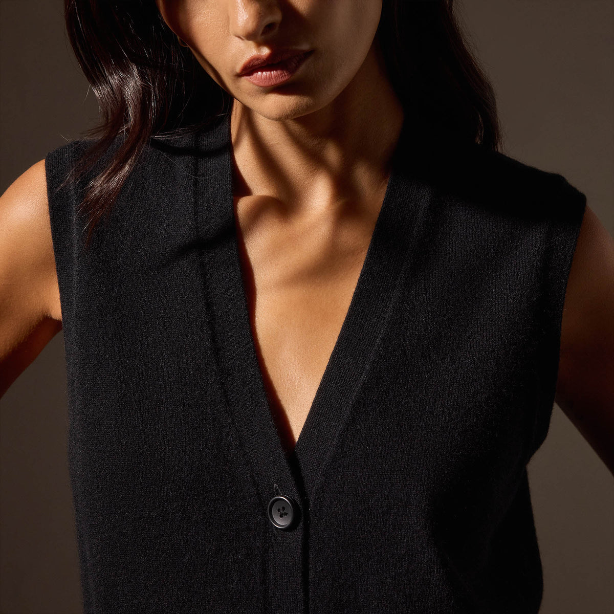 Recycled Cashmere Vest in Black | James Perse Los Angeles