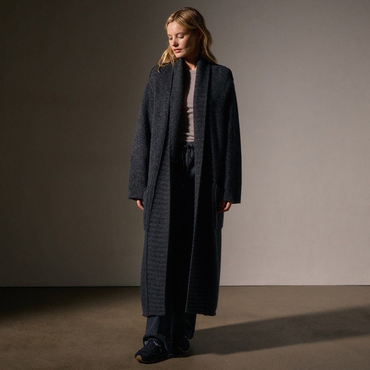 Chunky Knit Cashmere Marl Cardigan in Charcoal Marl | James Perse Los Angeles