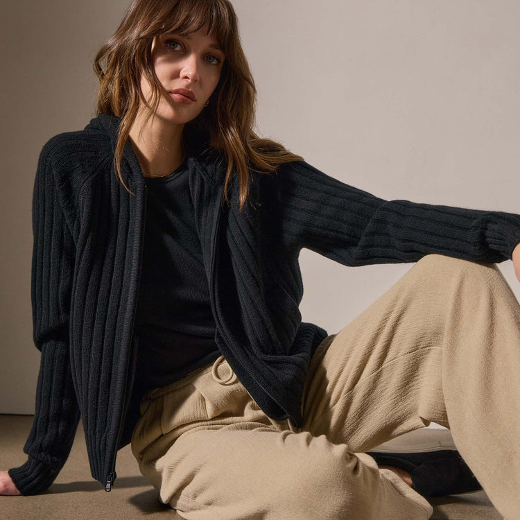 Cashmere Wide Ribbed Hoodie in Black | James Perse Los Angeles