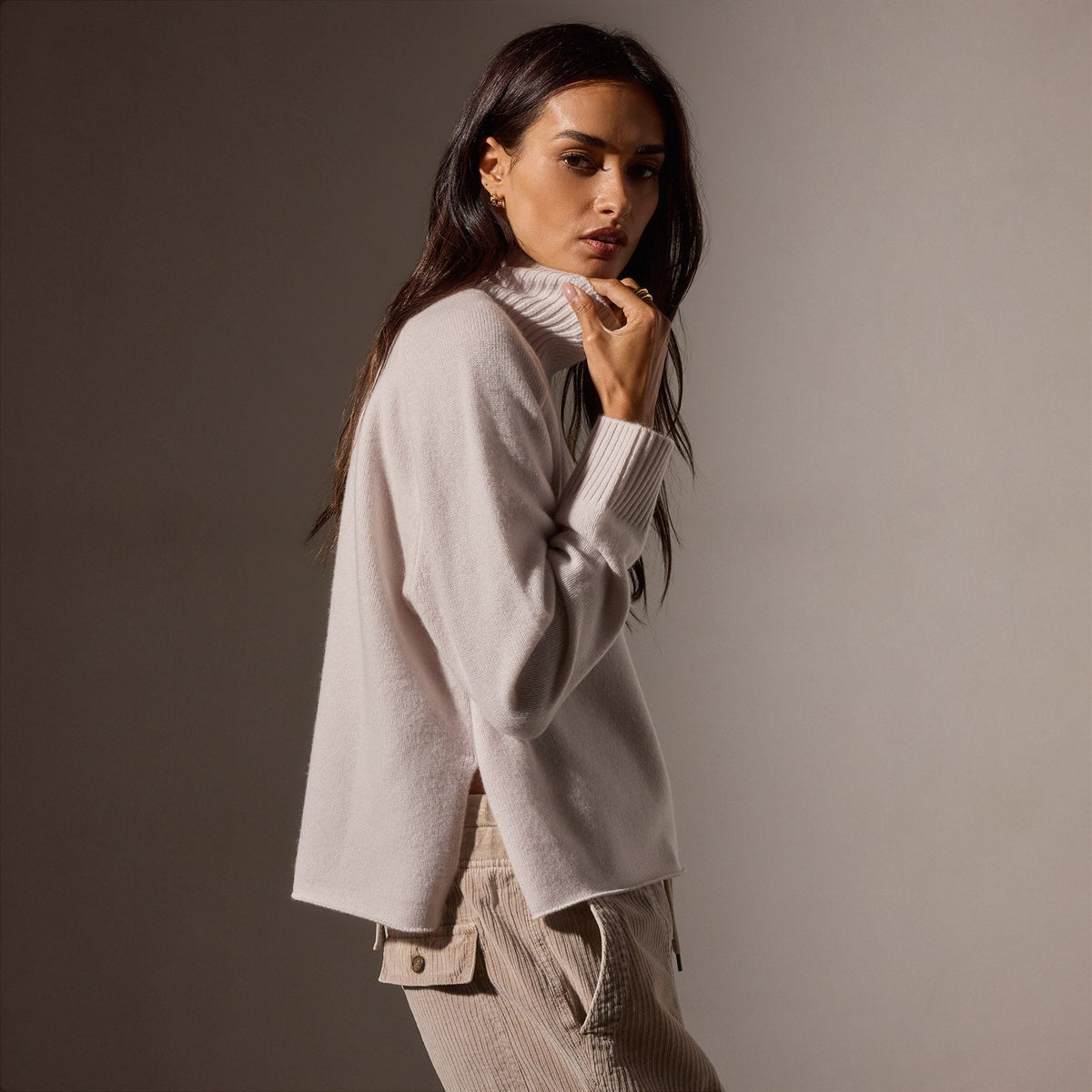 Recycled Cashmere Funnel Neck in Pearl | James Perse Los Angeles
