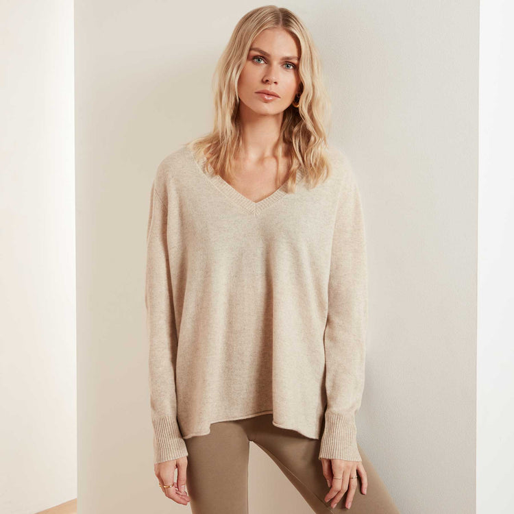 Recycled Cashmere V Neck Sweater - Granola | James Perse Los Angeles