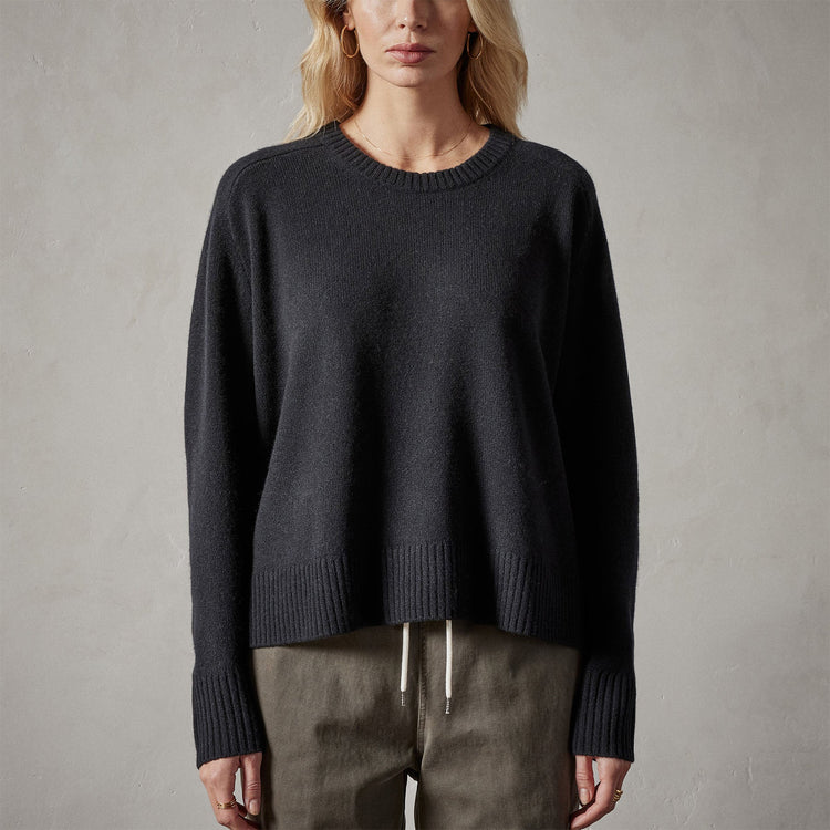 Recycled Cashmere Crew Neck Sweater in Black | James Perse Los Angeles 