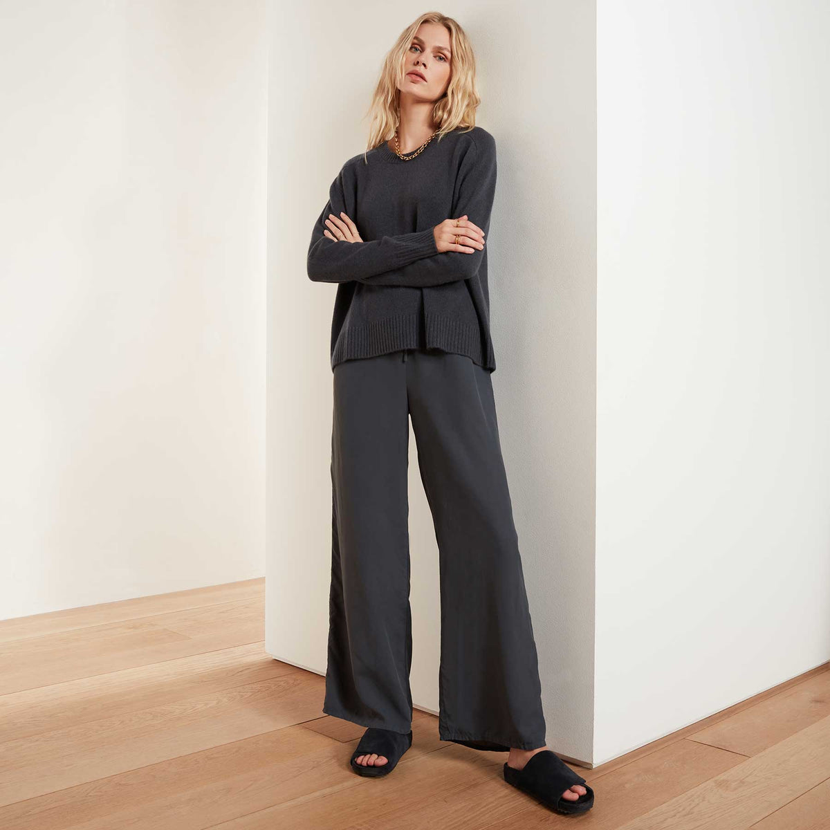 Recycled Cashmere Crew Neck Sweater in Maine | James Perse Los Angeles