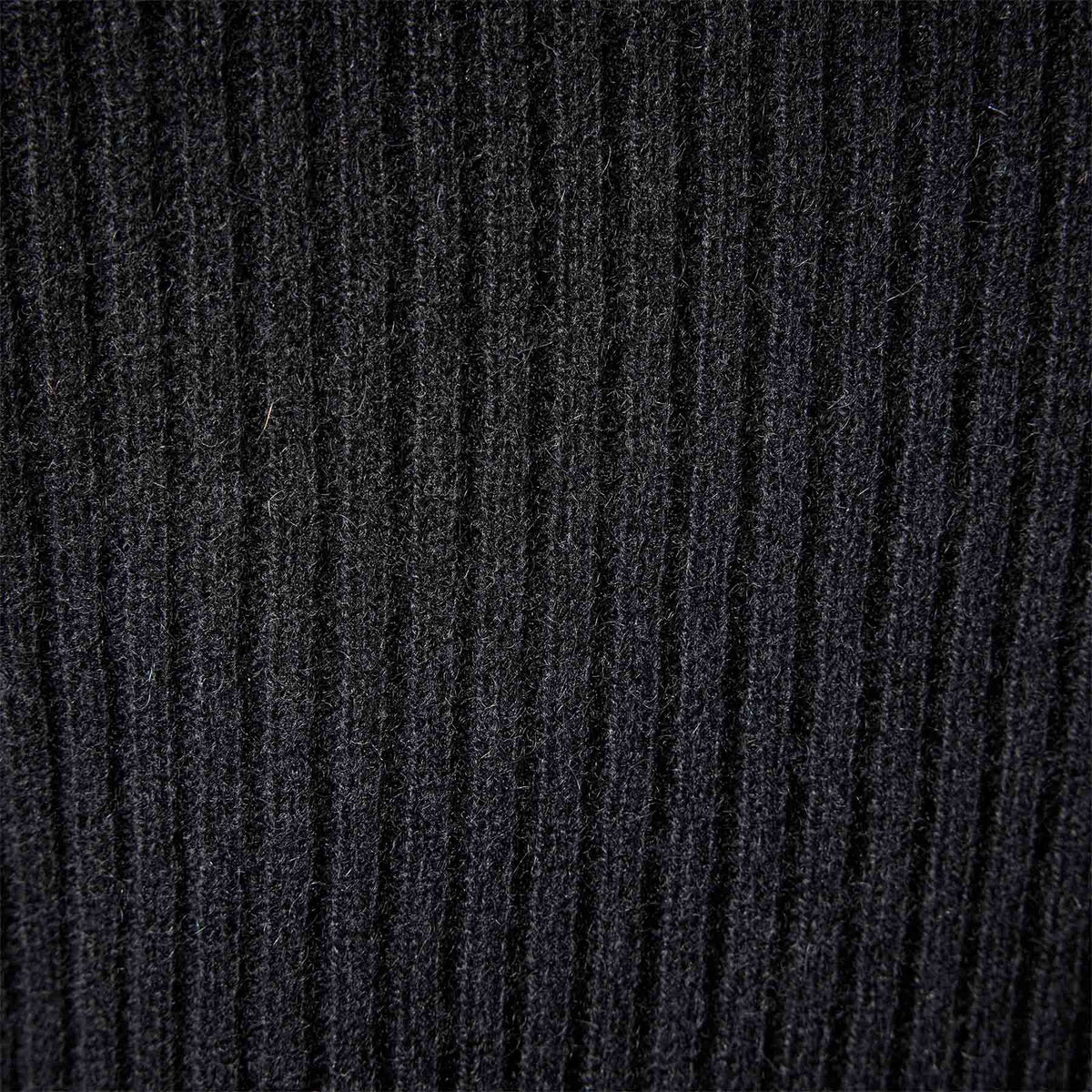 Skinny Rib Soft Vin Neck in Black | James Perse Los Angeles