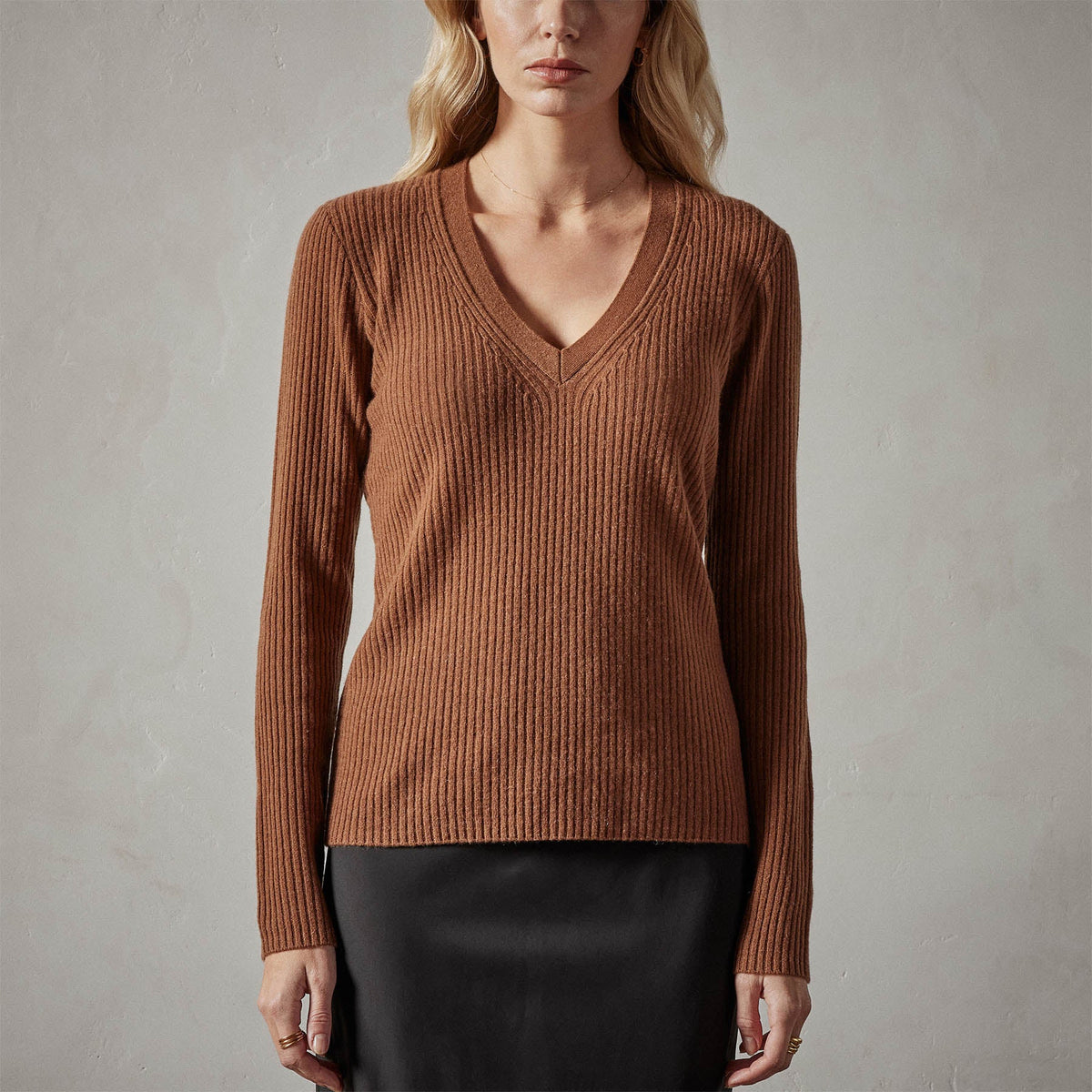 Skinny Rib Soft Vin Neck in Gingerbread | James Perse Los Angeles