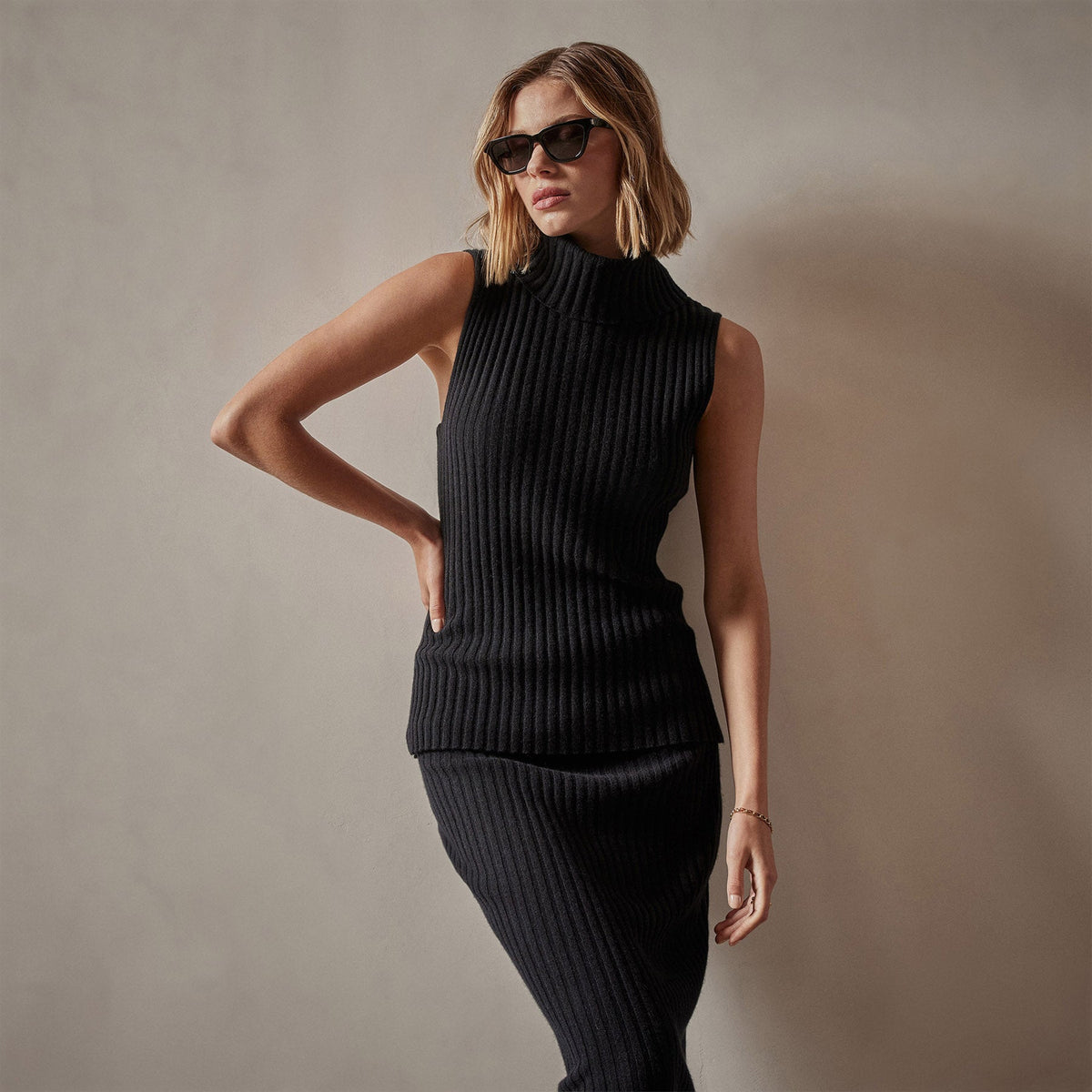 Ribbed Cashmere Sleeveless Turtleneck in Black | James Perse Los Angeles